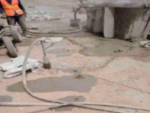 周口水泥混凝土路面板底注浆技术 路面脱空注浆整治方案